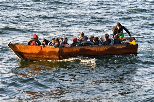 Chìm thuyền chở người di cư ngoài khơi Tunisia, 19 người thiệt mạng

